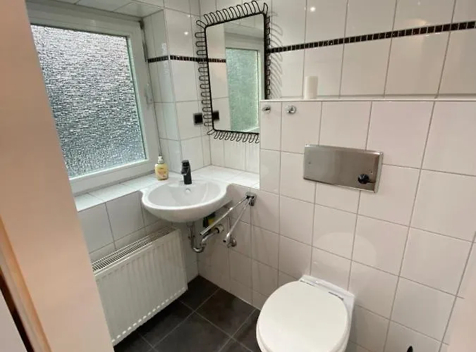 Wohnen Direkt An Der Rheinpromenade Mit Whirlpool Und Sauna